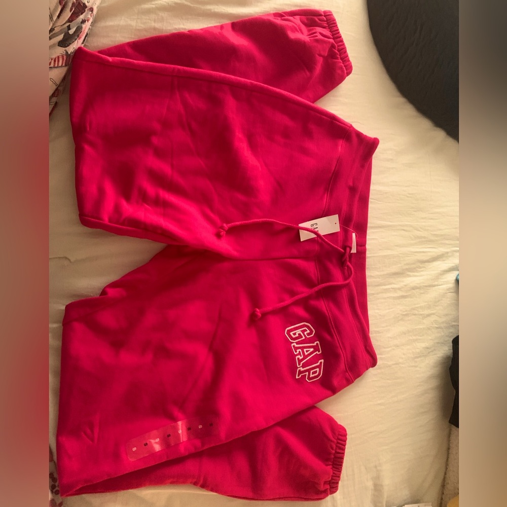 GAP pink sweatpants brand new (small)